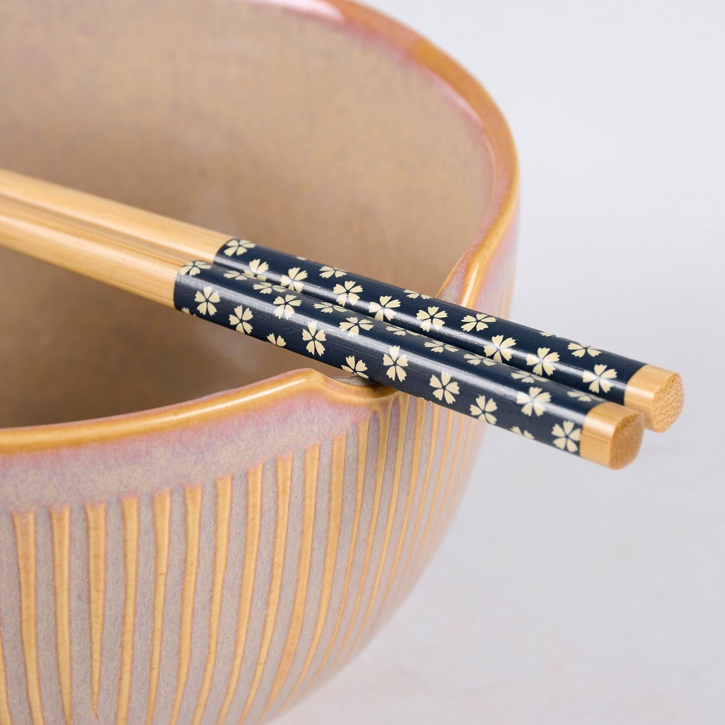 Ribbed Pink Ramen Bowl Set