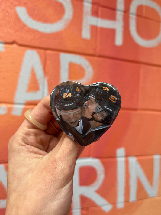 Kisses Heated Rivalry Pin